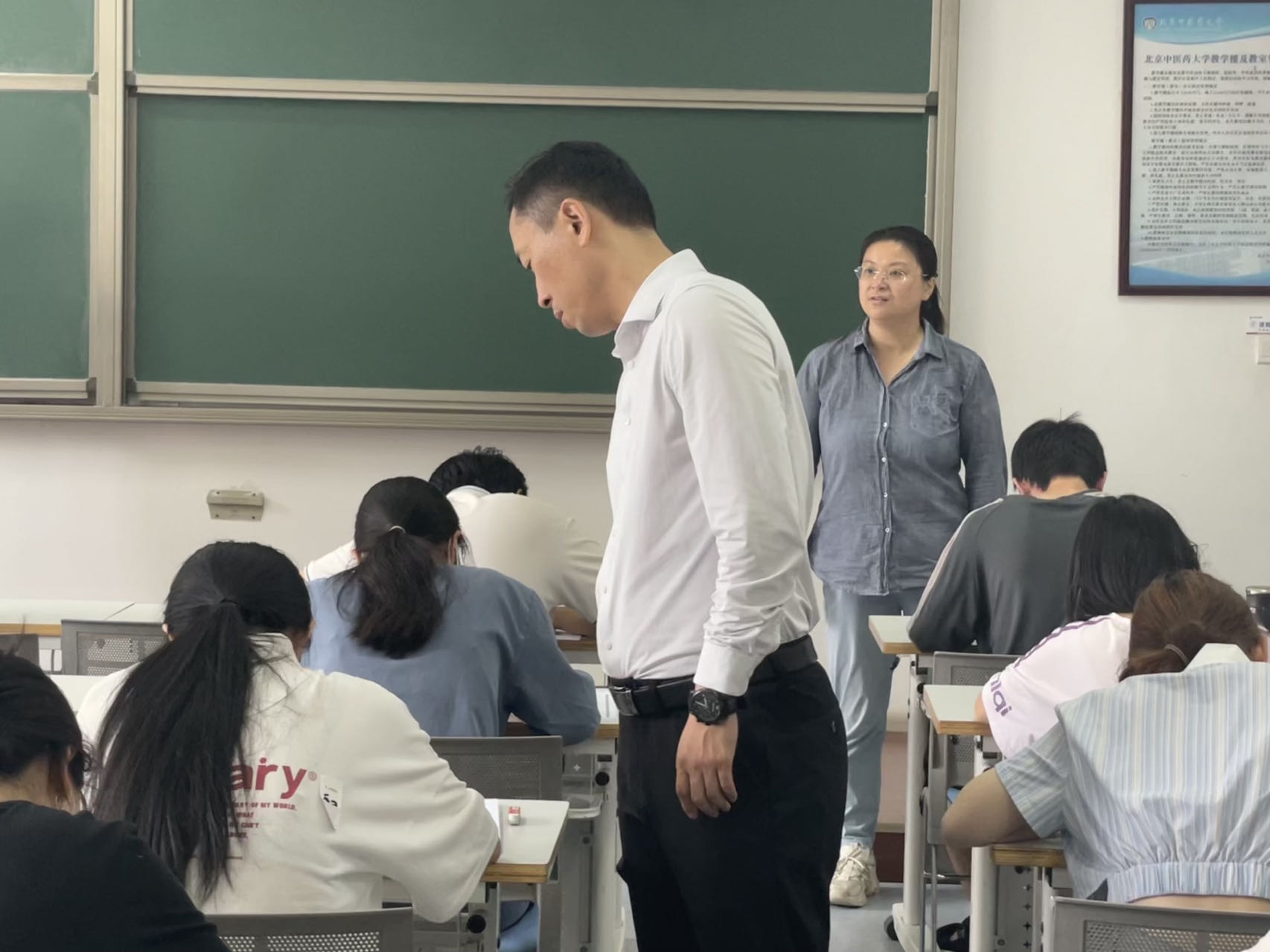 1687826522745079733.jpg v66体育开展2023年春季学期期末考试巡查工作1.jpg